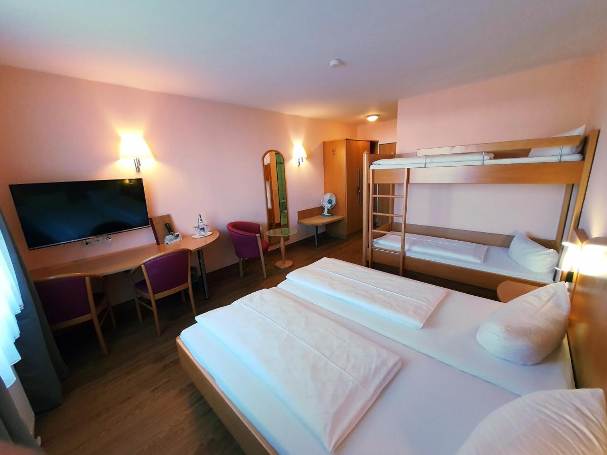 Hotel Sunparc - Shuttle Zum Europa-Park Rust 4Km & Rulantica 2Km リングスハイム エクステリア 写真