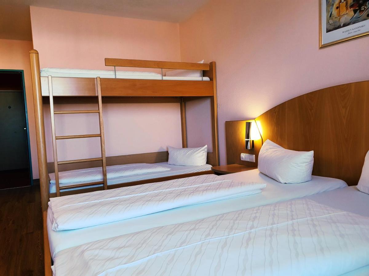 Hotel Sunparc - Shuttle Zum Europa-Park Rust 4Km & Rulantica 2Km リングスハイム エクステリア 写真