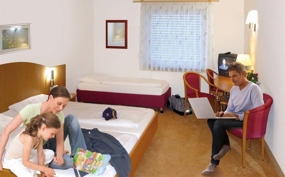 Hotel Sunparc - Shuttle Zum Europa-Park Rust 4Km & Rulantica 2Km リングスハイム エクステリア 写真